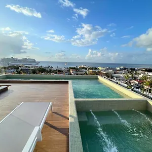 Brand New With Rooftop Pool Cozumel